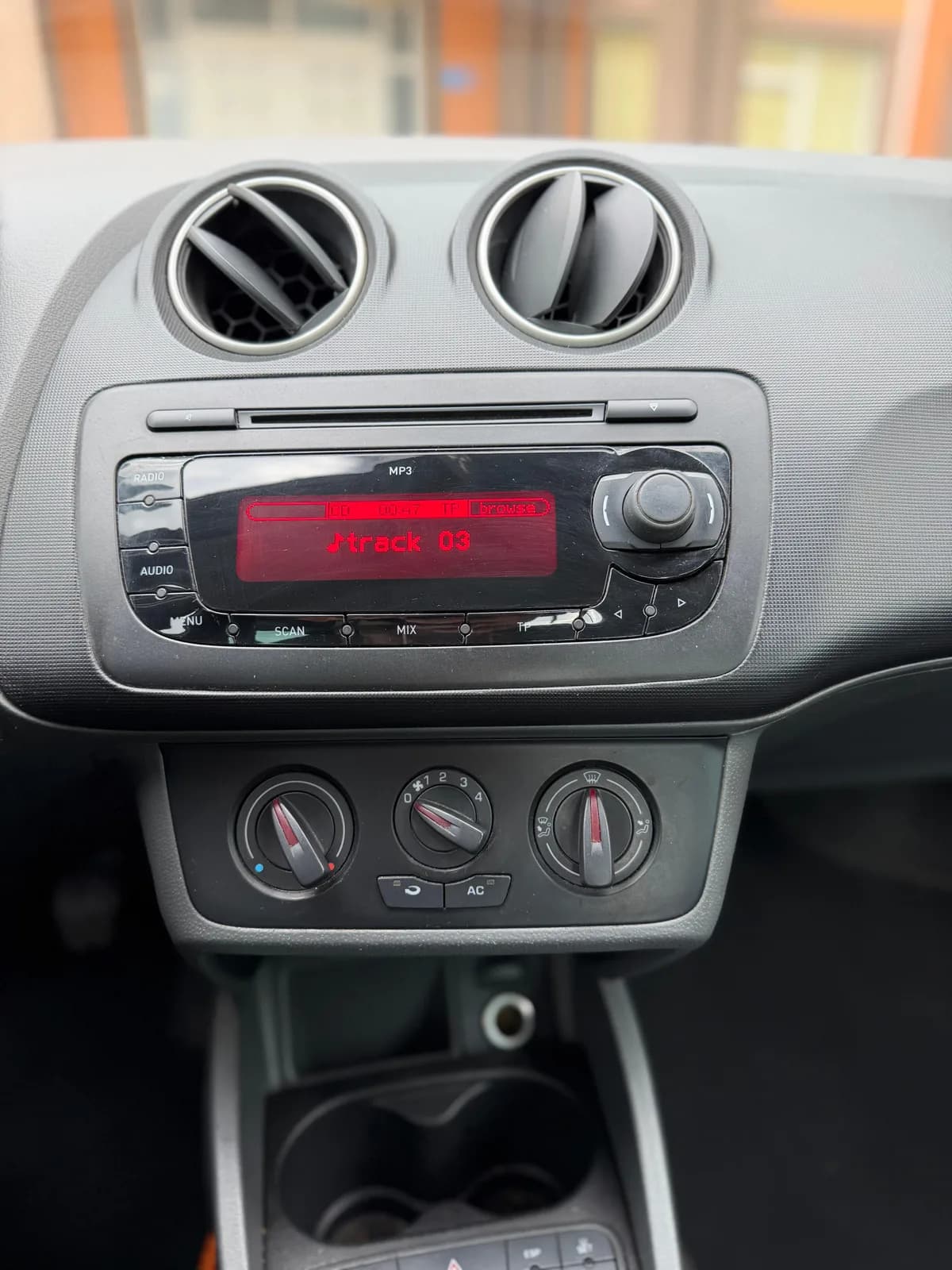 Seat Ibiza 1.2 Diesel, 2012 — foto 2 nga 7