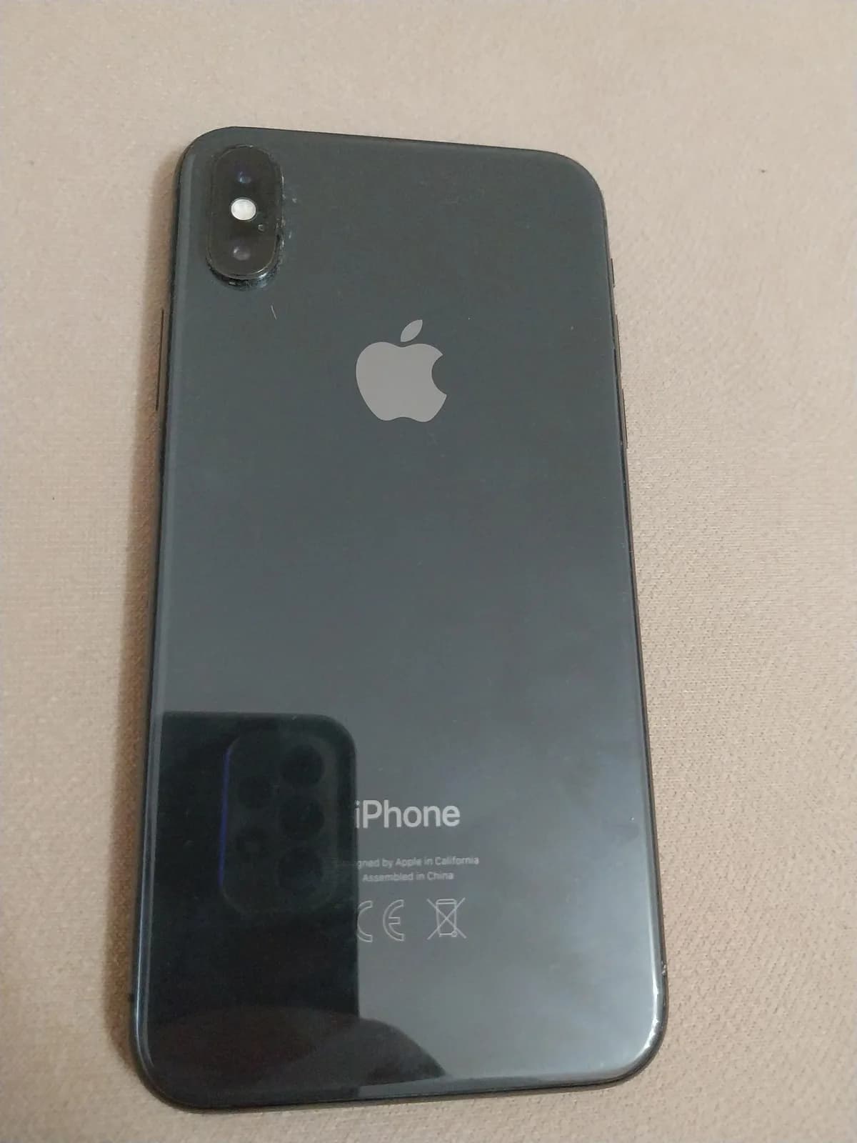 iPhone X — foto 2 nga 3