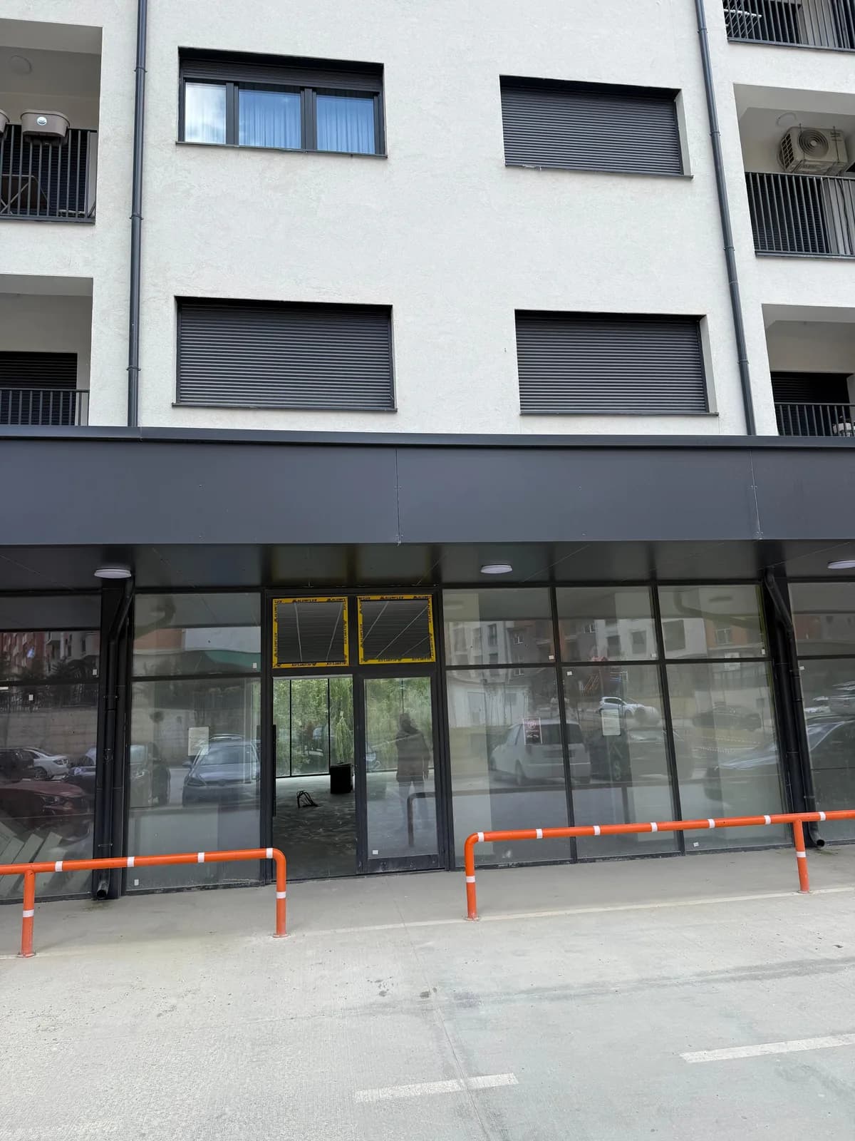 Lokal 150 m² me qira te Rruga A — foto 1 nga 4