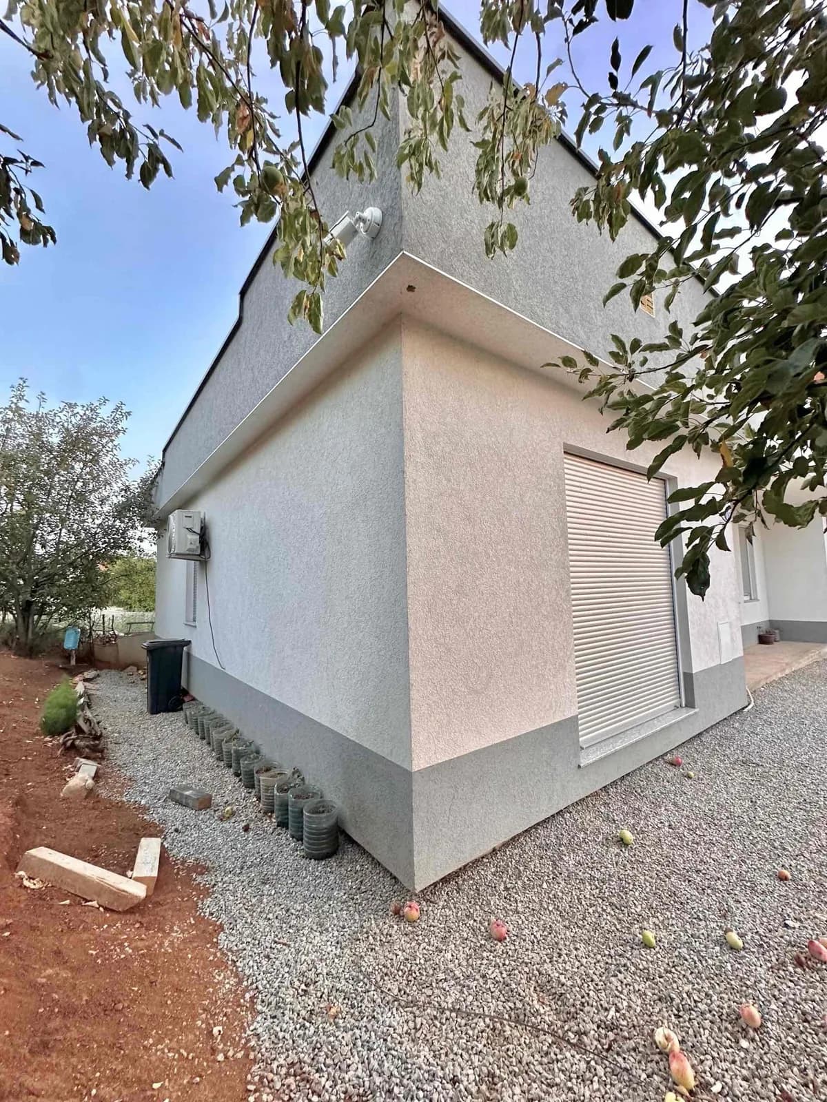 Shitet shtëpia në lagjen Arbëria — foto 2 nga 9