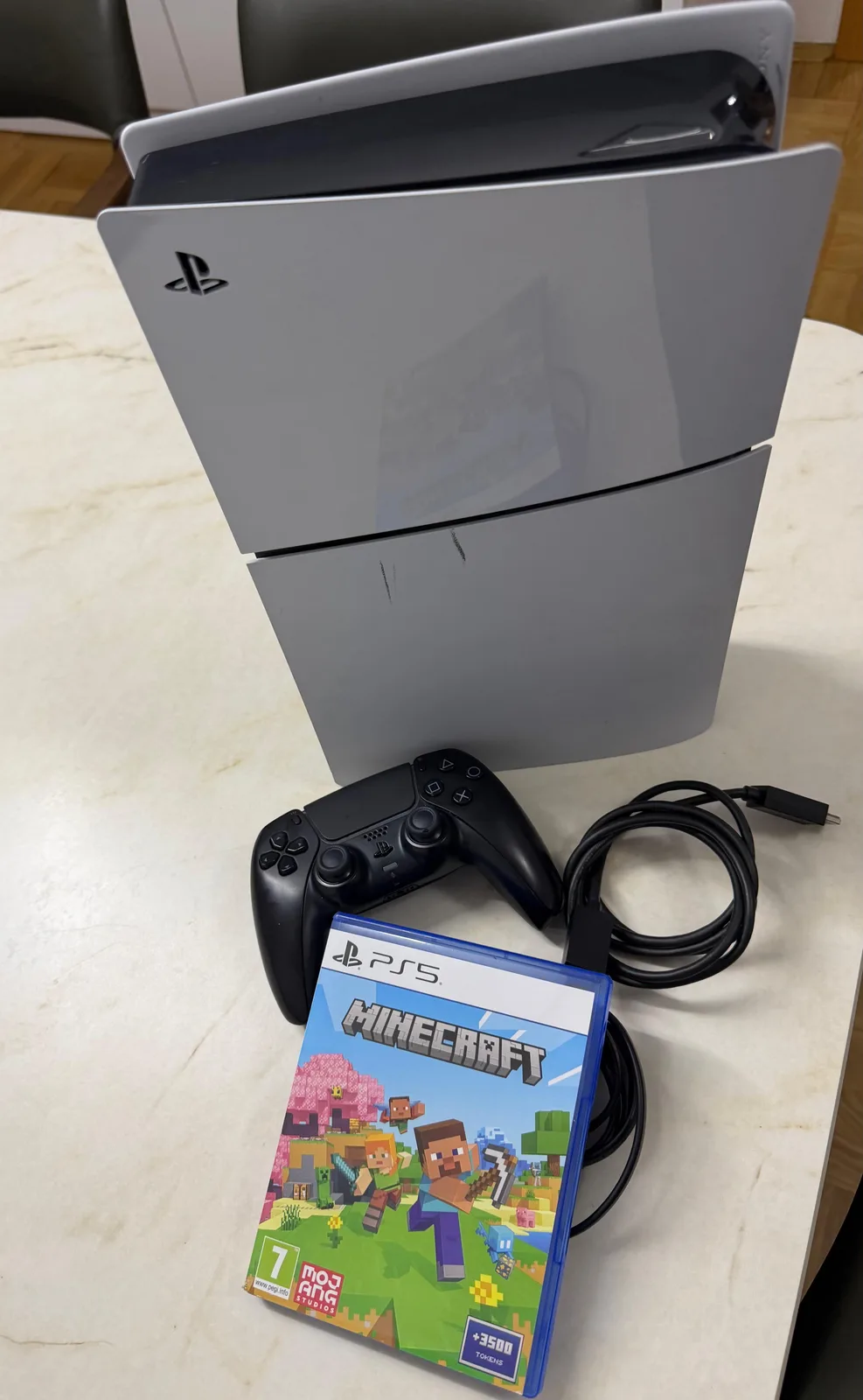 PS5 + Video lojë — foto 2 nga 2