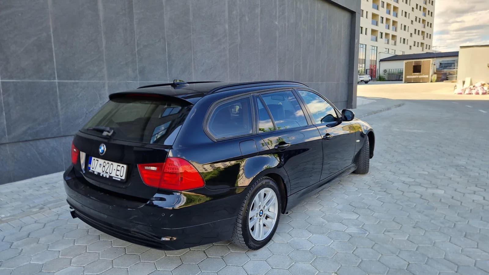 BMW 318 Dizel 2.0, Automatik, viti 2010 - RKS — foto 1 nga 11