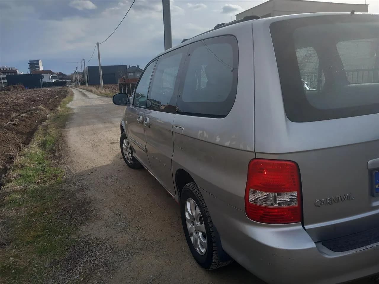 KIA Carnival 2004, çmimi 800€ — foto 1 nga 5