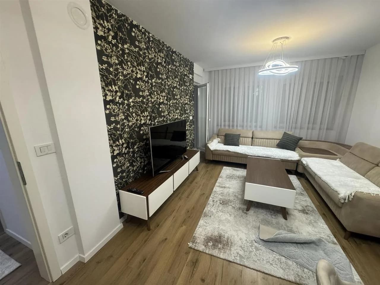 Banesë 2+1 me qira në Lakrishtë — foto 2 nga 7