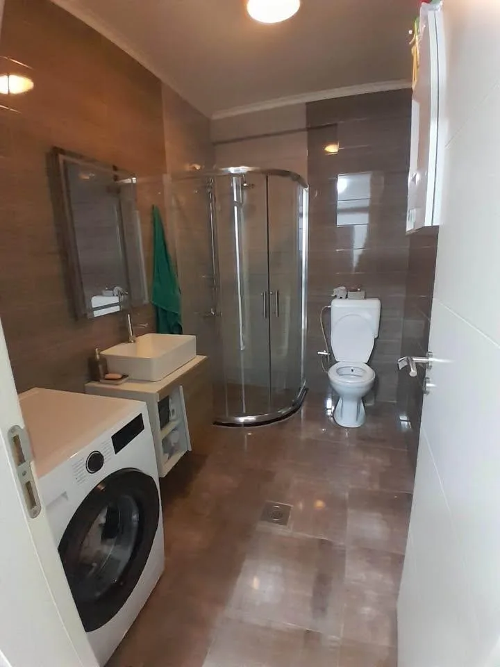 Banesë 3+1 në shitje në Fushë Kosovë — foto 2 nga 7
