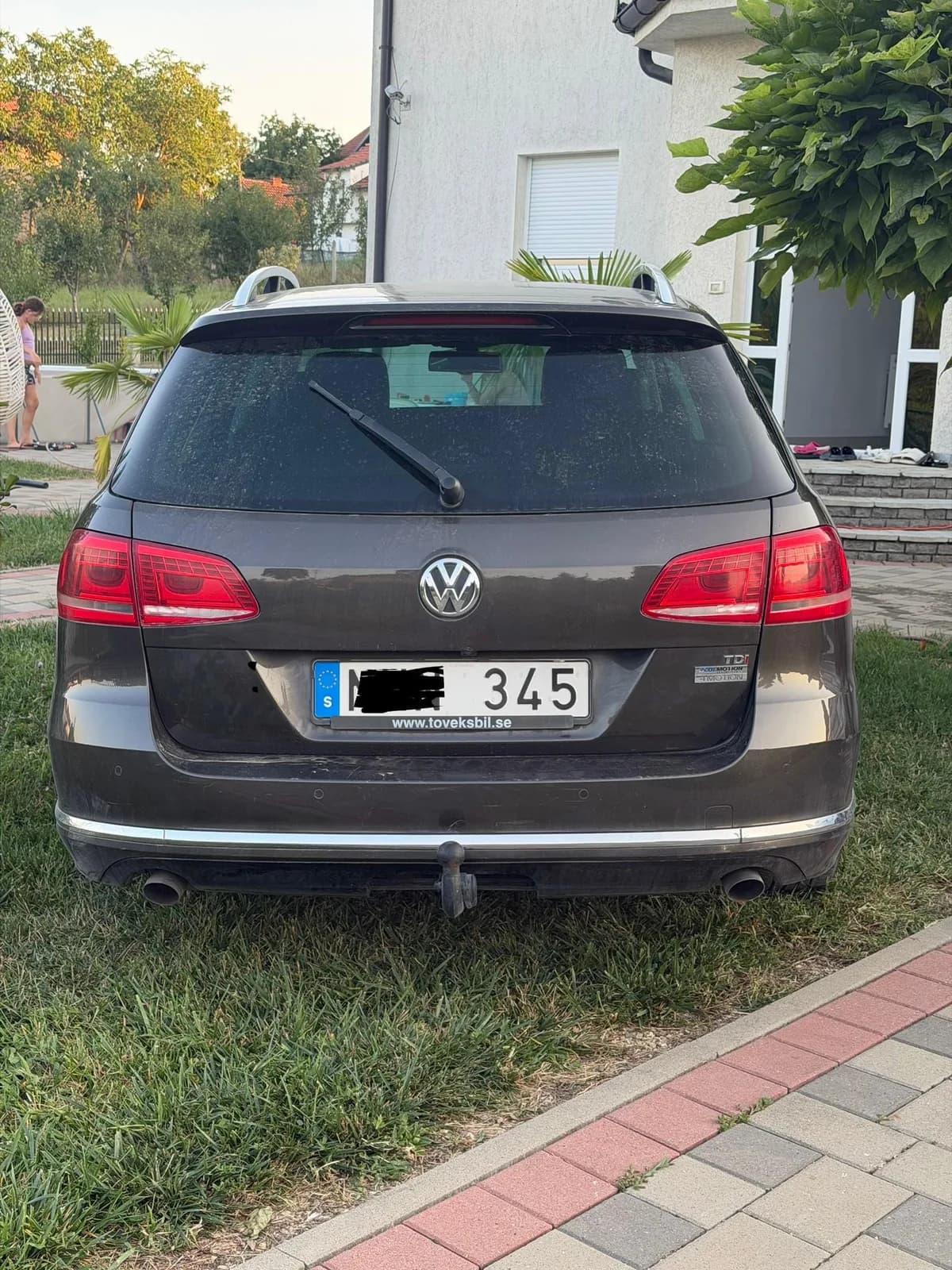 VW Passat R-Line 2.0 TDI 4Motion — foto 2 nga 5