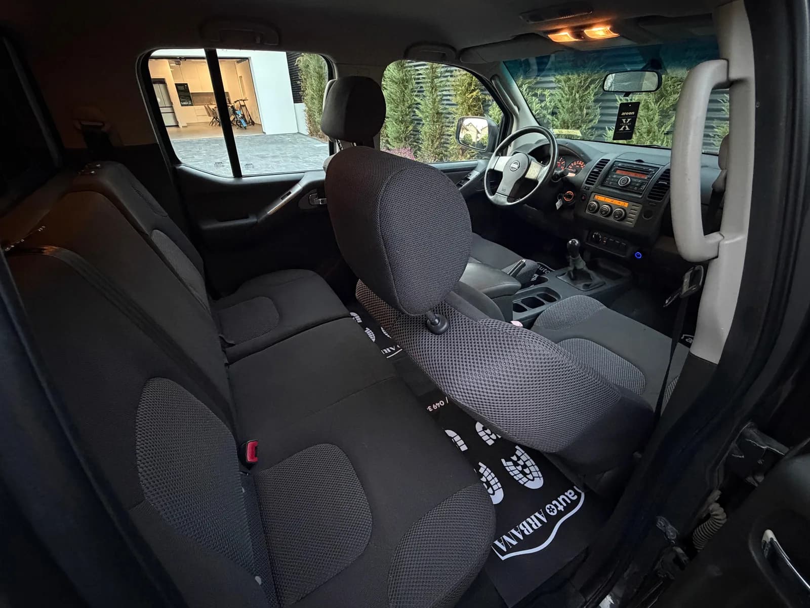 Nissan Navara 2.5, Dizel, Manual, 4x4 - RKS — foto 2 nga 12