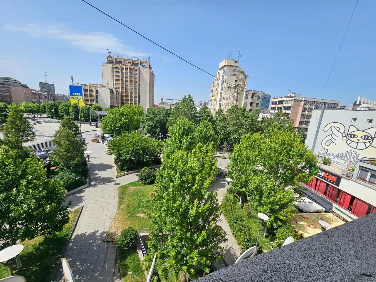 Banesë me qira për zyrë në qendër — foto 1 nga 9