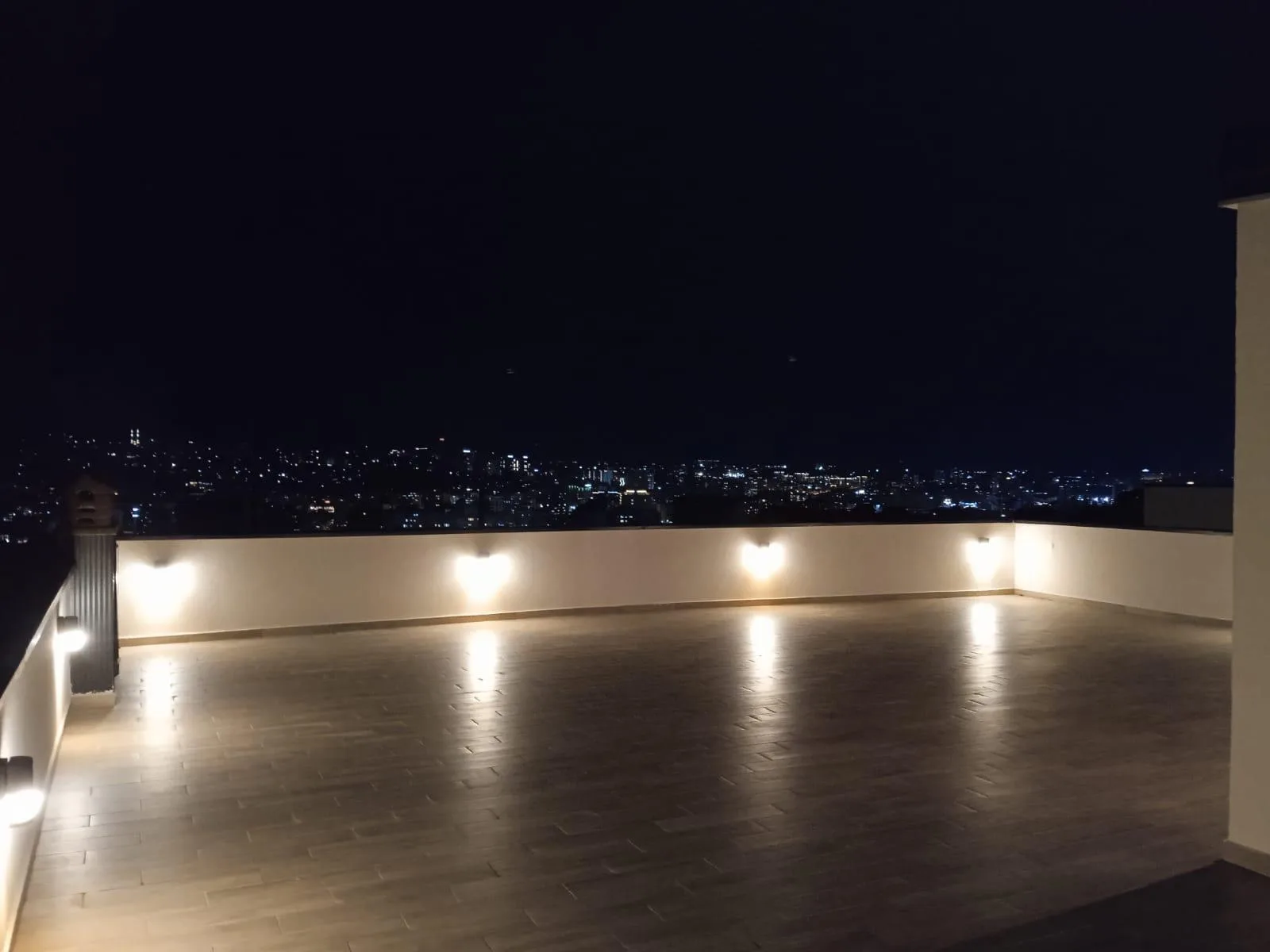 Shitet shtëpia moderne në lagjen Arbëria — foto 2 nga 10