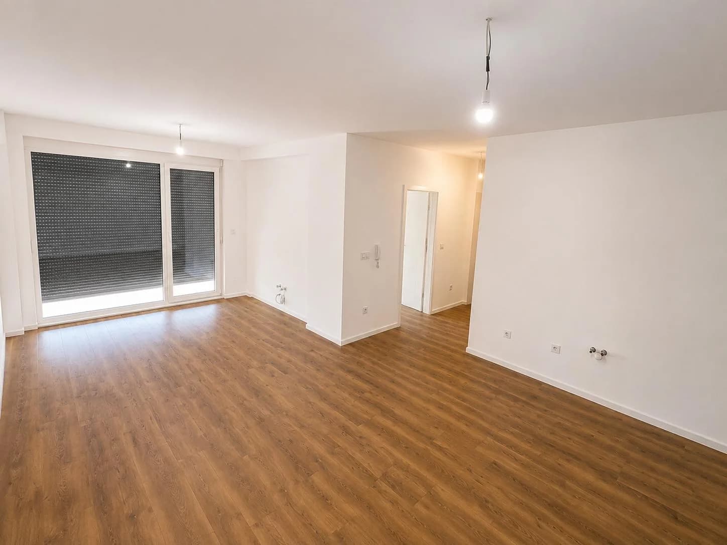 Banesë e re 120 m² me qira në Kalabri (Emshir) — foto 1 nga 8