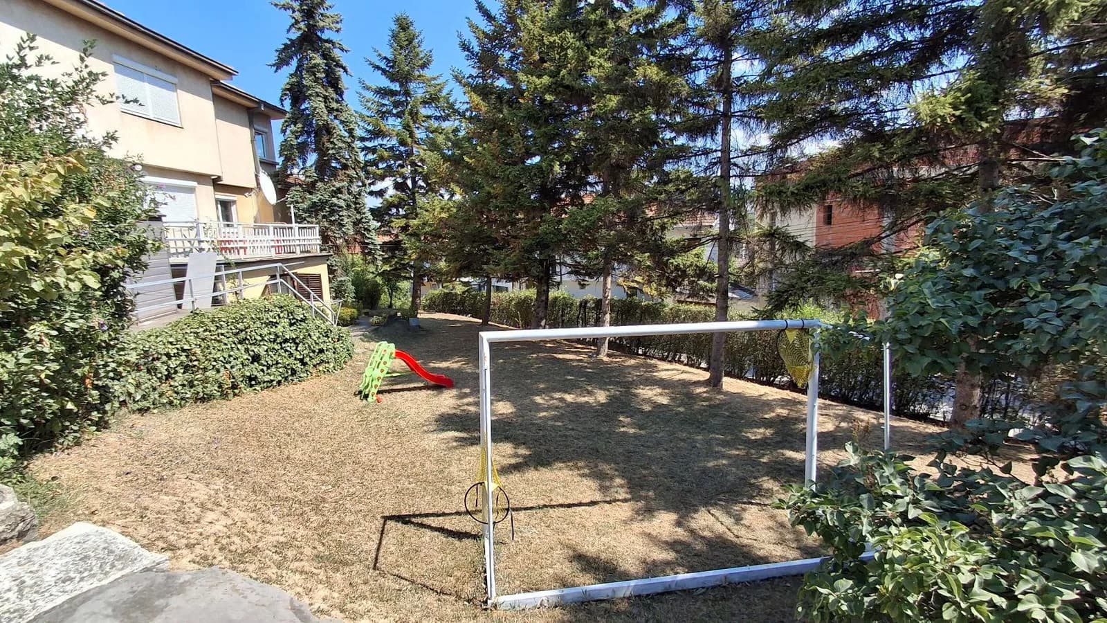 Shtëpi dy-katëshe me qira në Arbëri, Prishtinë — foto 2 nga 12
