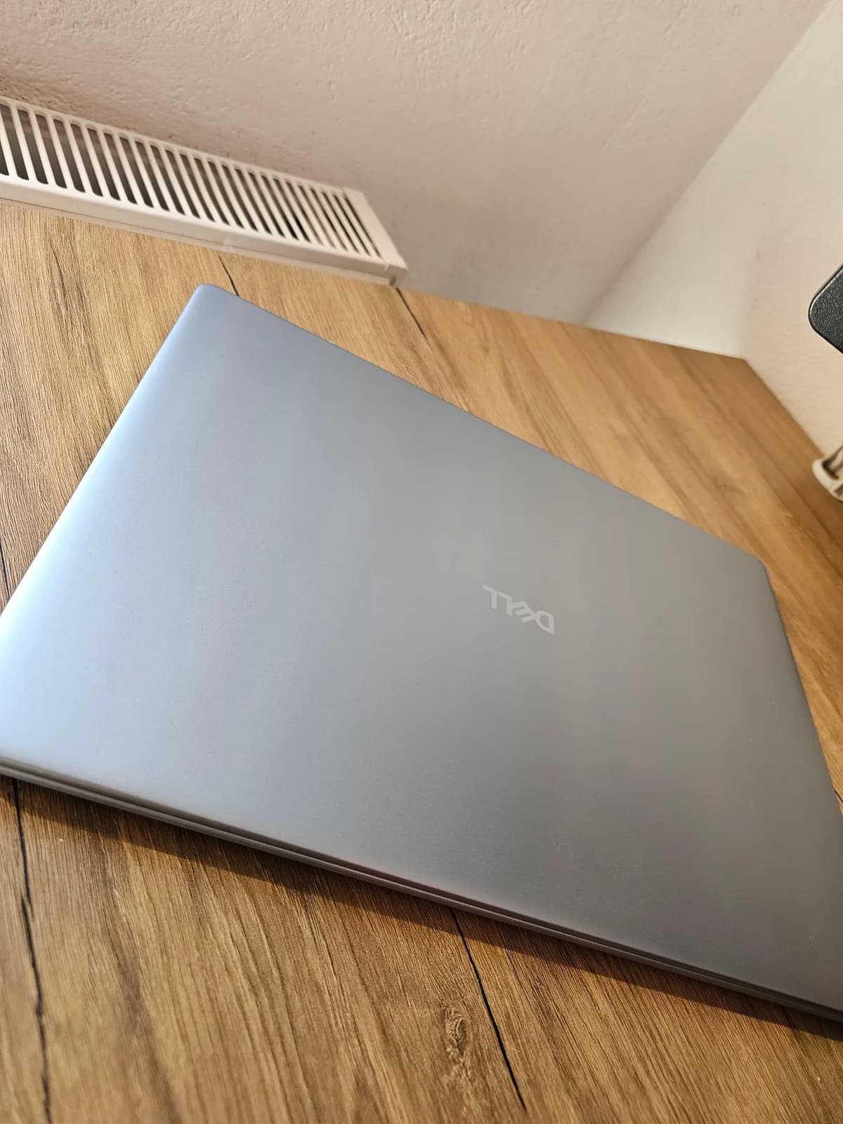 Dell Laptop - Intel Core Ultra 9, 32 GB RAM, 1 TB SSD — foto 1 nga 5