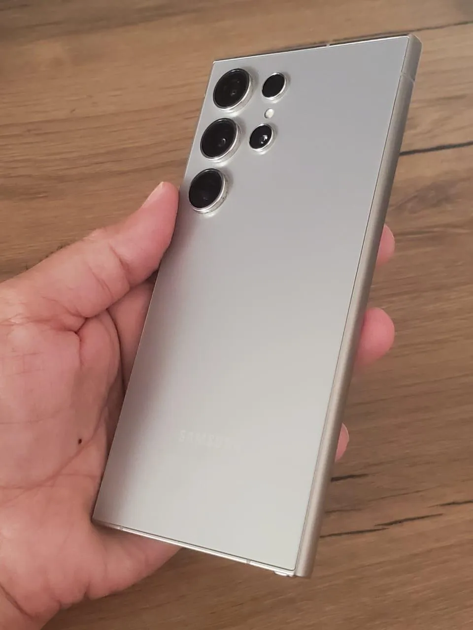 Samsung Galaxy S24 Ultra — foto 1 nga 6