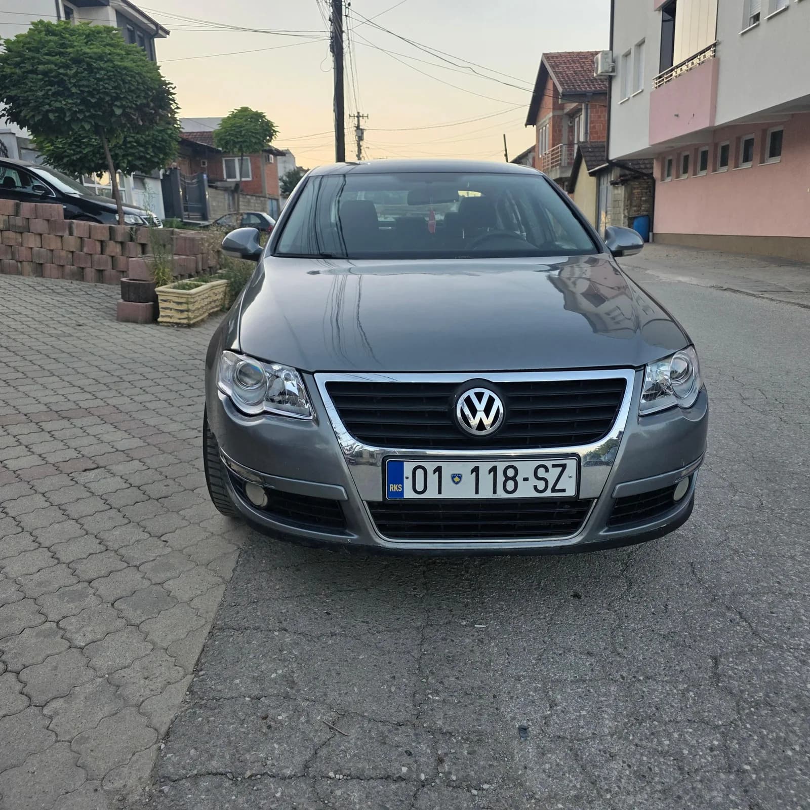 VW Passat 2.0 TDI, 2005 — foto 2 nga 8
