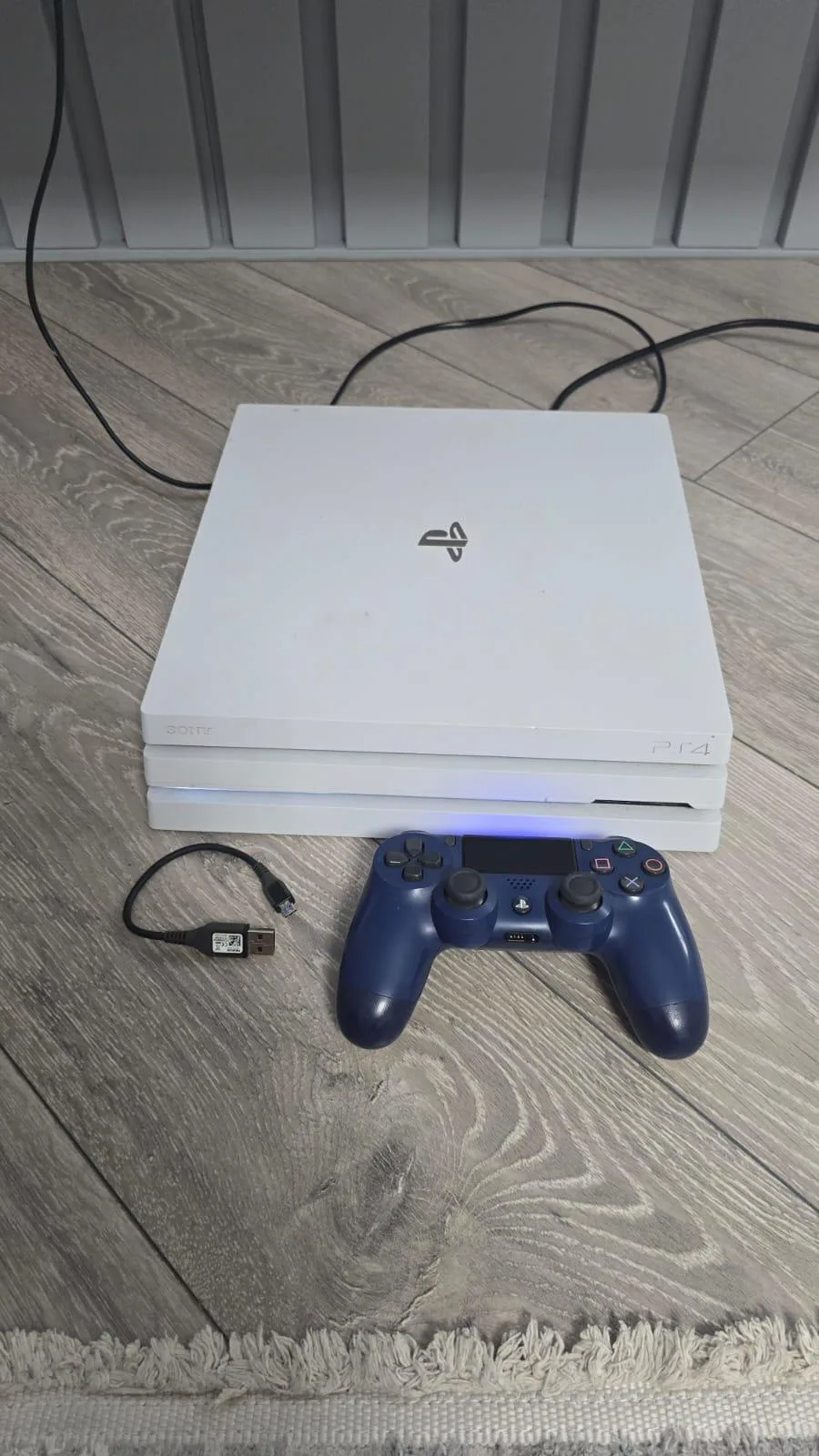 Shitet Playstation 4 Pro 1 TB — foto 2 nga 4
