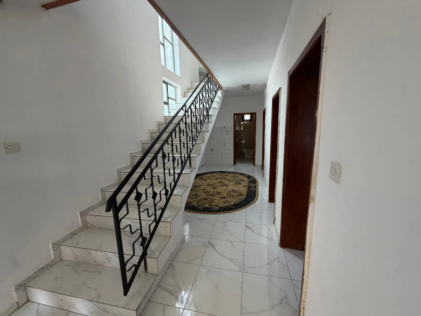 Shtëpi me qira në Gavran — foto 1 nga 11