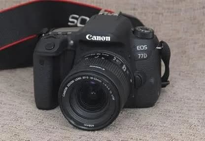 Canon EOS 77D me lente 18-55mm — foto 1 nga 2