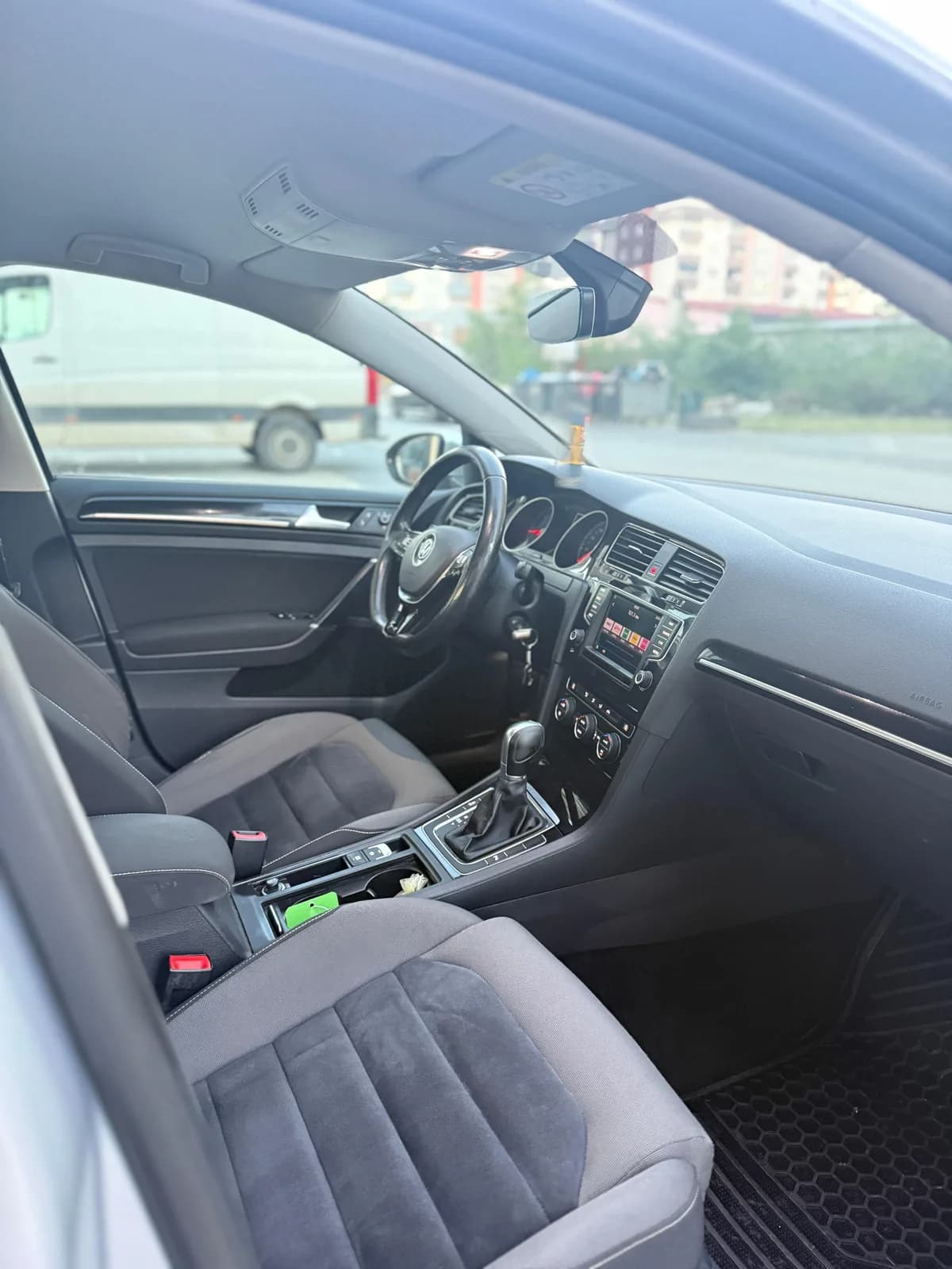 Volkswagen Golf 7 2.0 TDI, automatik, viti 2017, pa doganë — foto 2 nga 10