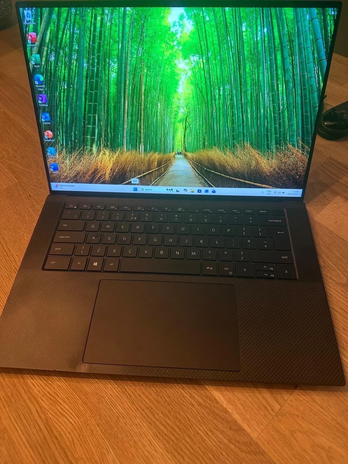 Dell Precision 5560, i7, 32 GB, 512 GB SSD, RTX A2000 — foto 2 nga 4