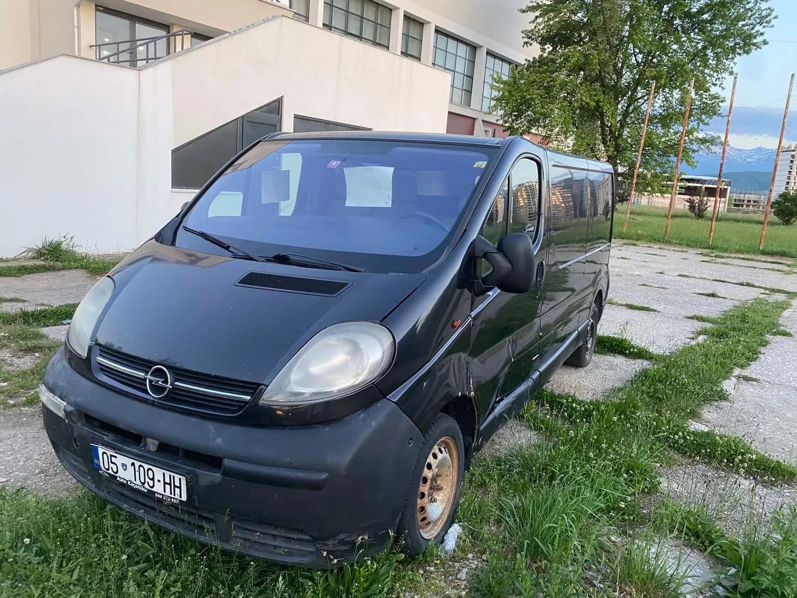 Opel Vivaro 1.9 TDCi, 6 shpejtësi, viti 2006 — foto 1 nga 7