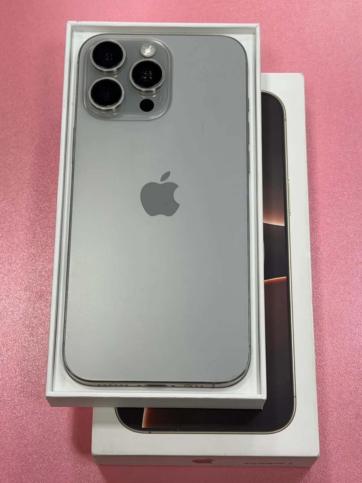 iPhone 16 Pro Max 256 GB — foto 1 nga 5