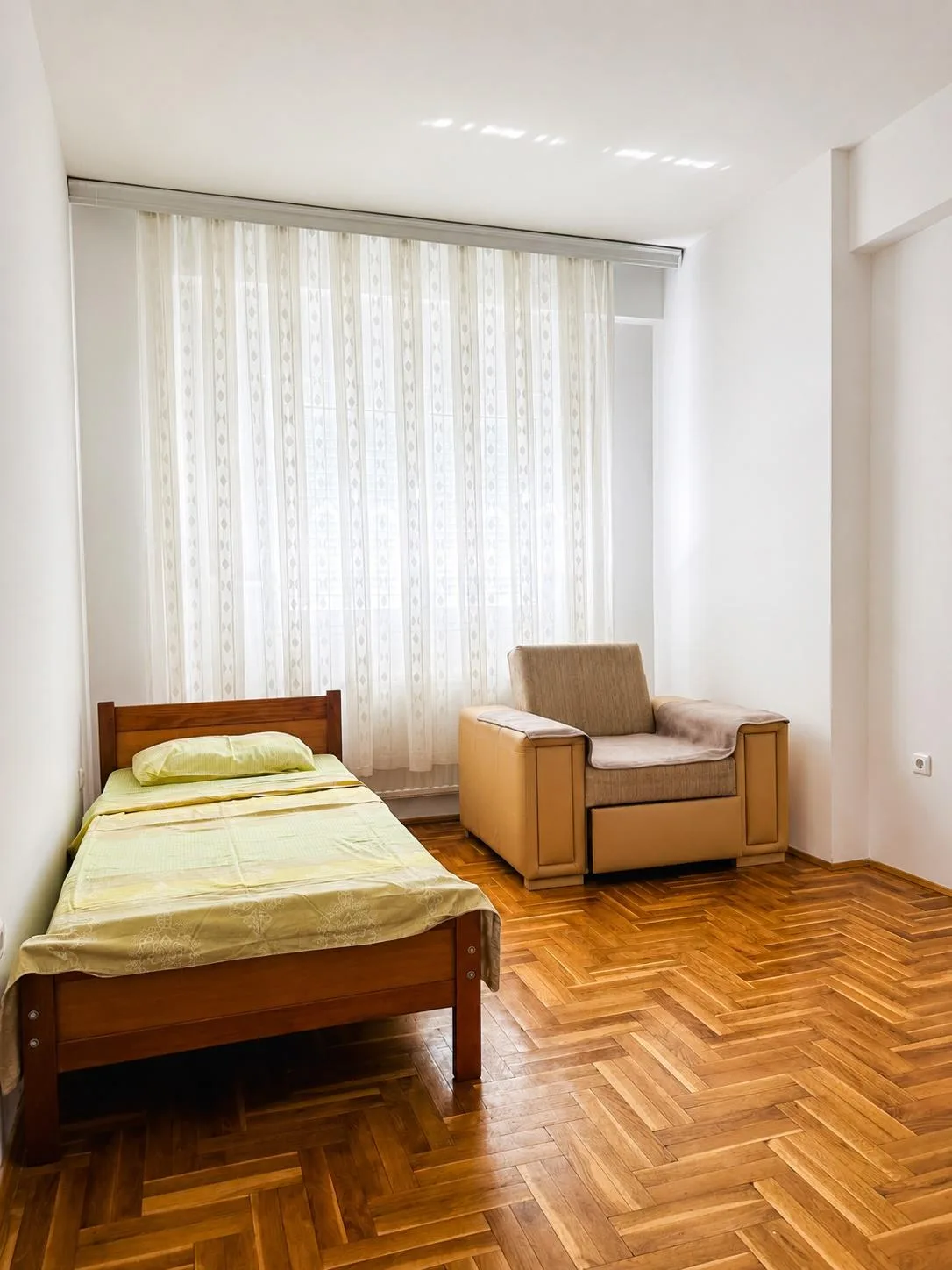 Banesë 3+1 me qera në Emshir — foto 2 nga 8