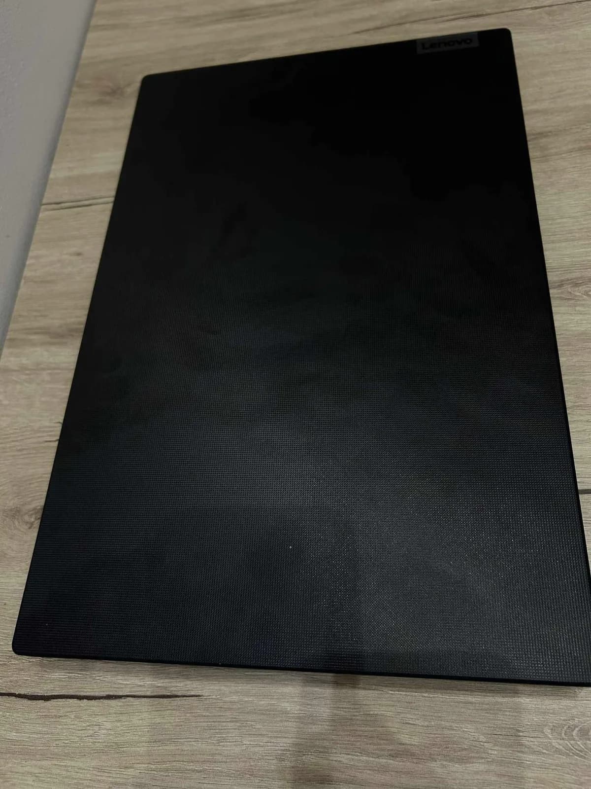 Lenovo V15 G4 IRU, Intel Core i5-13420H, 8 GB RAM, 512 GB SSD, 15.6" — foto 2 nga 5