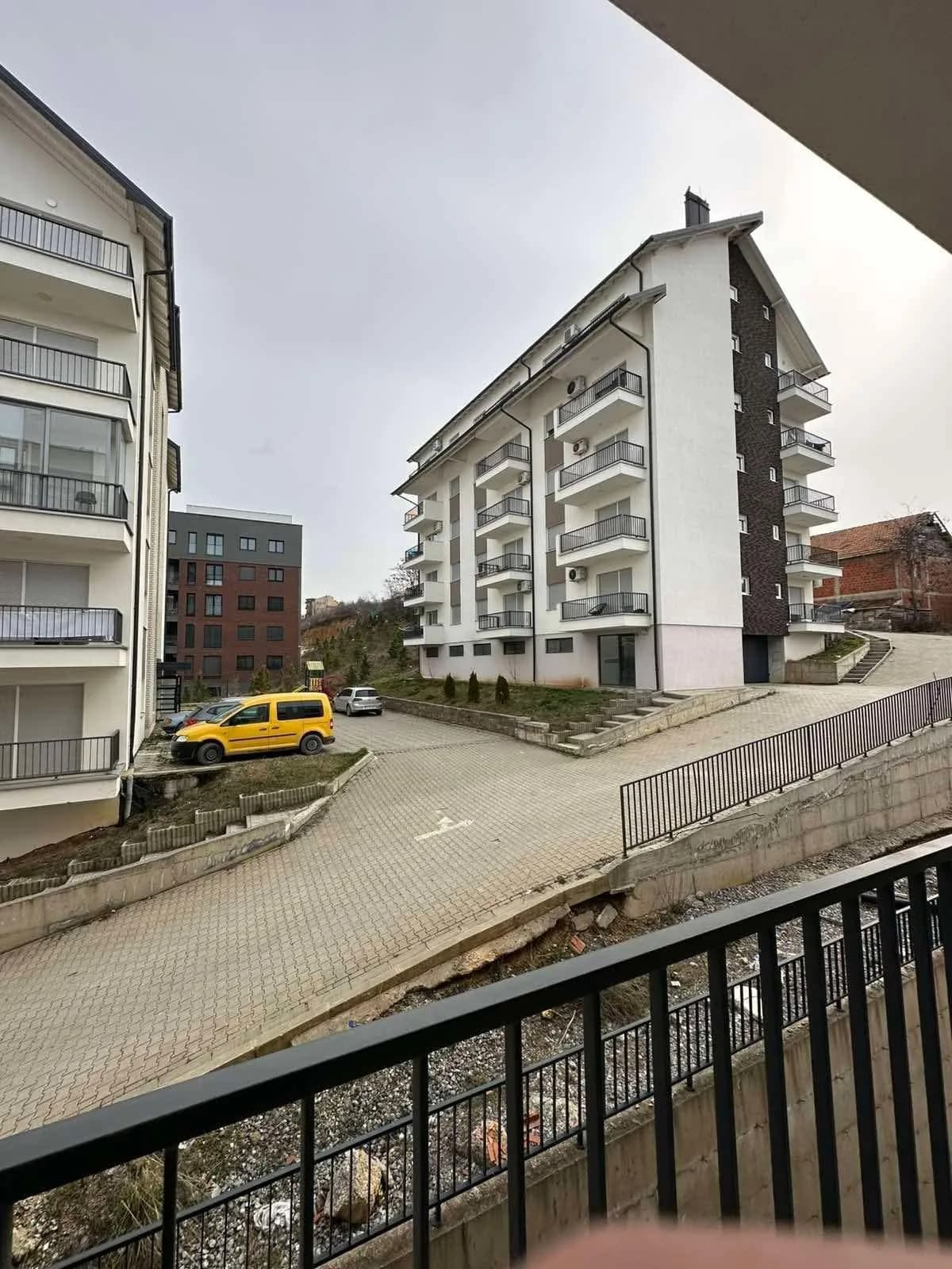 Shes banesë në Lagjen e Spitalit — foto 1 nga 7