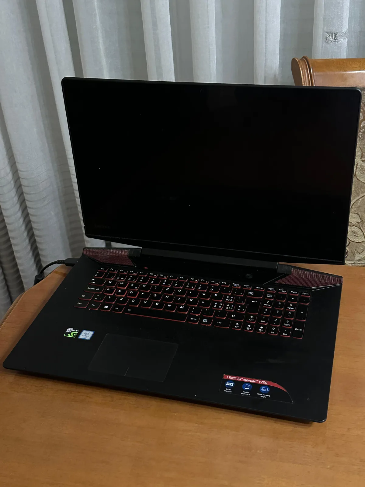 Shiten 2 laptopë — foto 2 nga 10