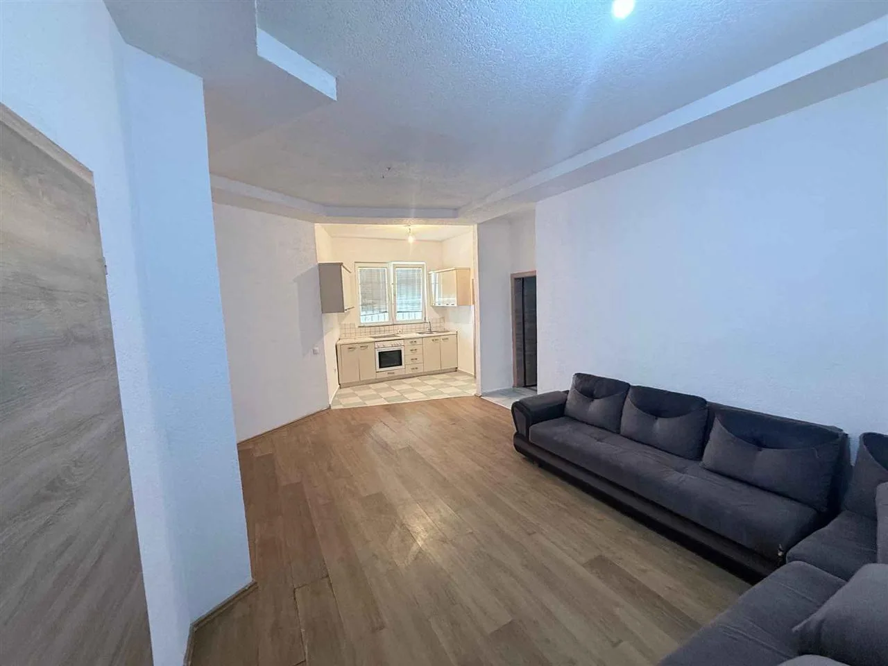 Banesë në Tophanë — foto 2 nga 4