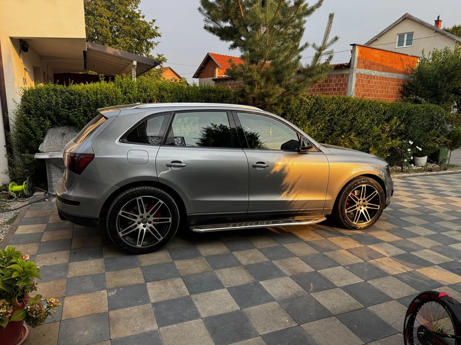 Audi Q5 340 PS, Viti 2009 — foto 1 nga 6