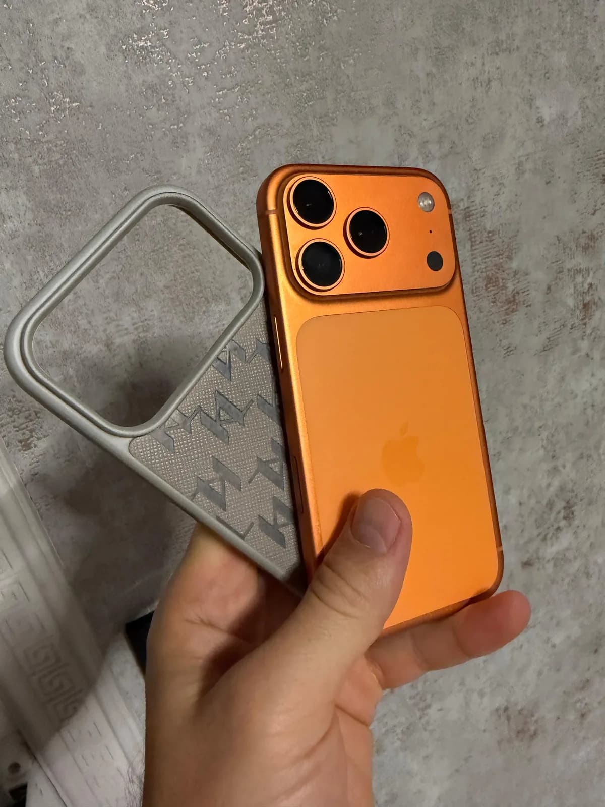 iPhone 17 Pro, eSIM, 256 GB — foto 2 nga 8