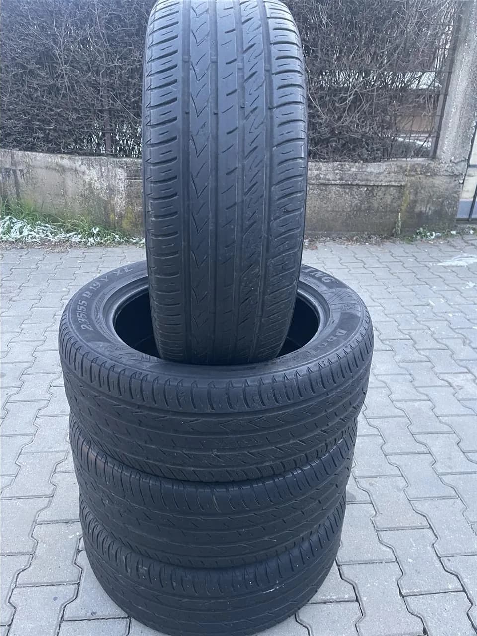 Goma verore 235/55 R19, 2022 — foto 2 nga 11