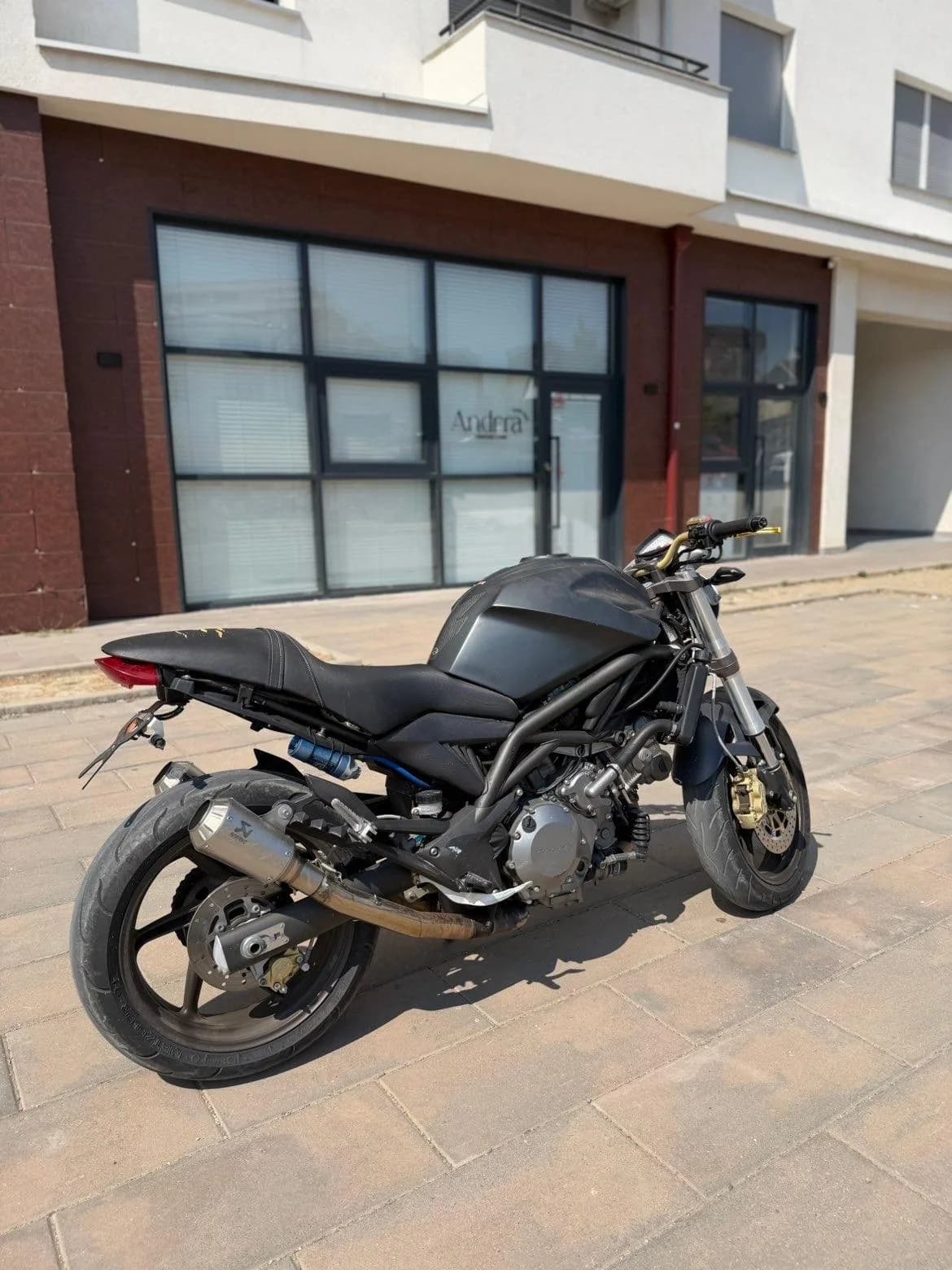 Cagiva 1000cc — foto 1 nga 11