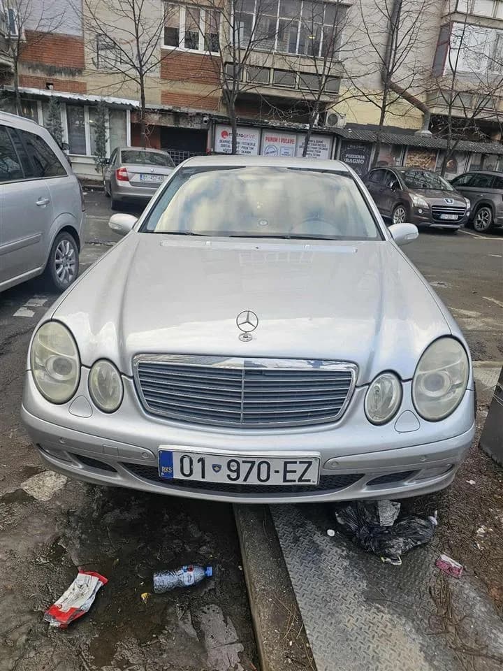 Mercedes E Class 2.4, Automatik — foto 1 nga 5