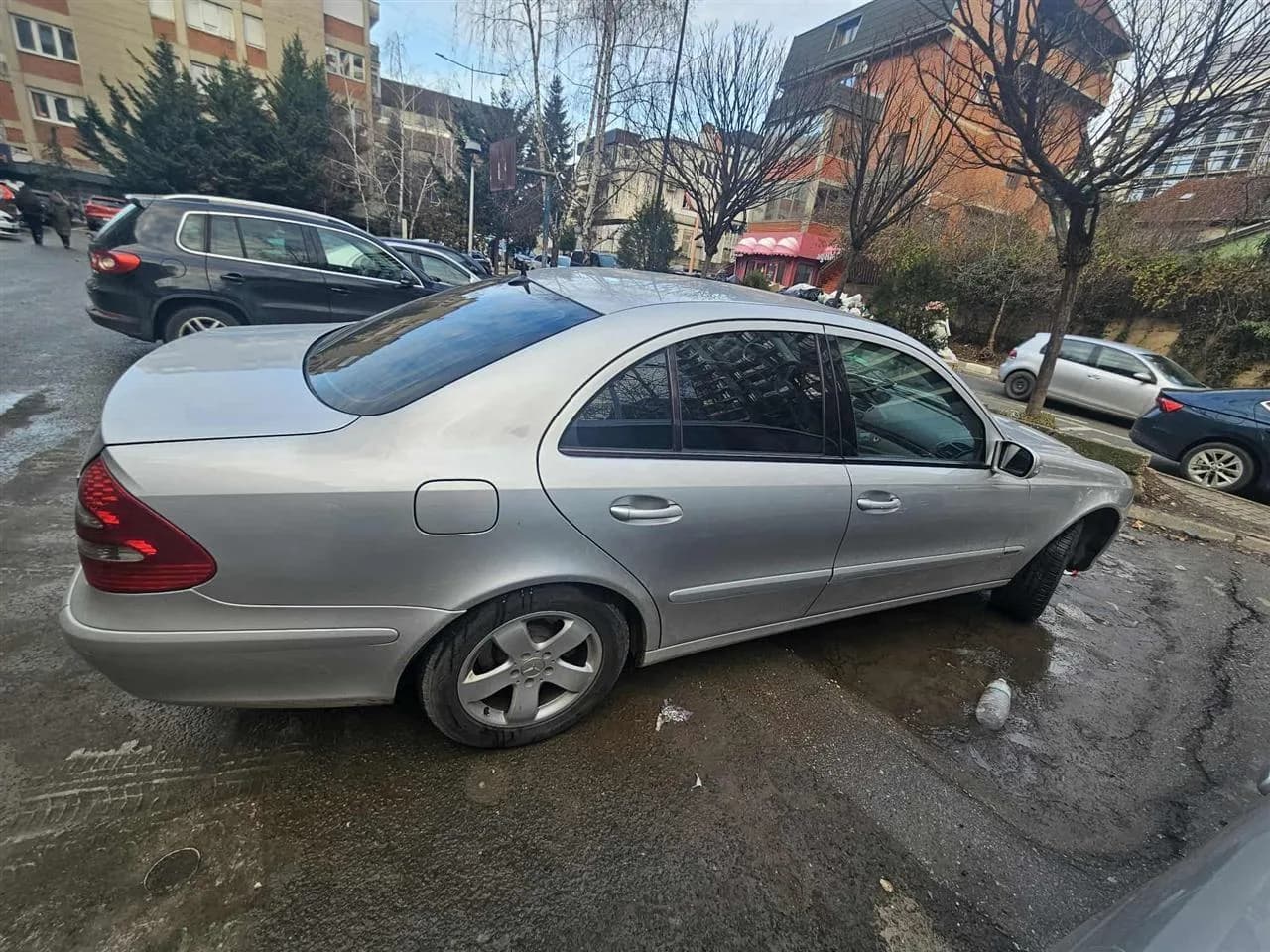Mercedes E Class 2.4, Automatik — foto 2 nga 5