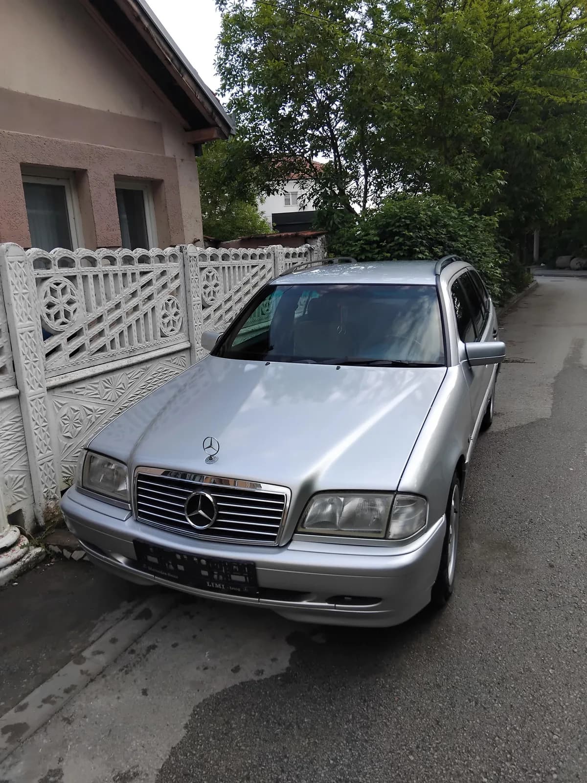 Mercedes-Benz C 180, 1.8 benzinë, manual — foto 1 nga 12