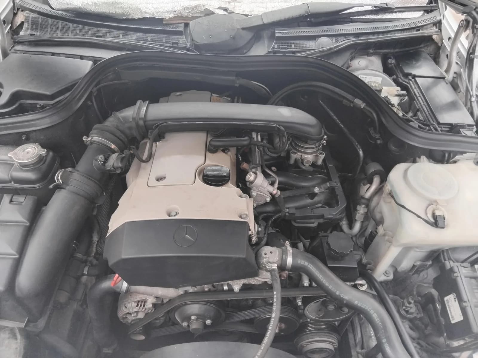 Mercedes-Benz C 180, 1.8 benzinë, manual — foto 2 nga 12