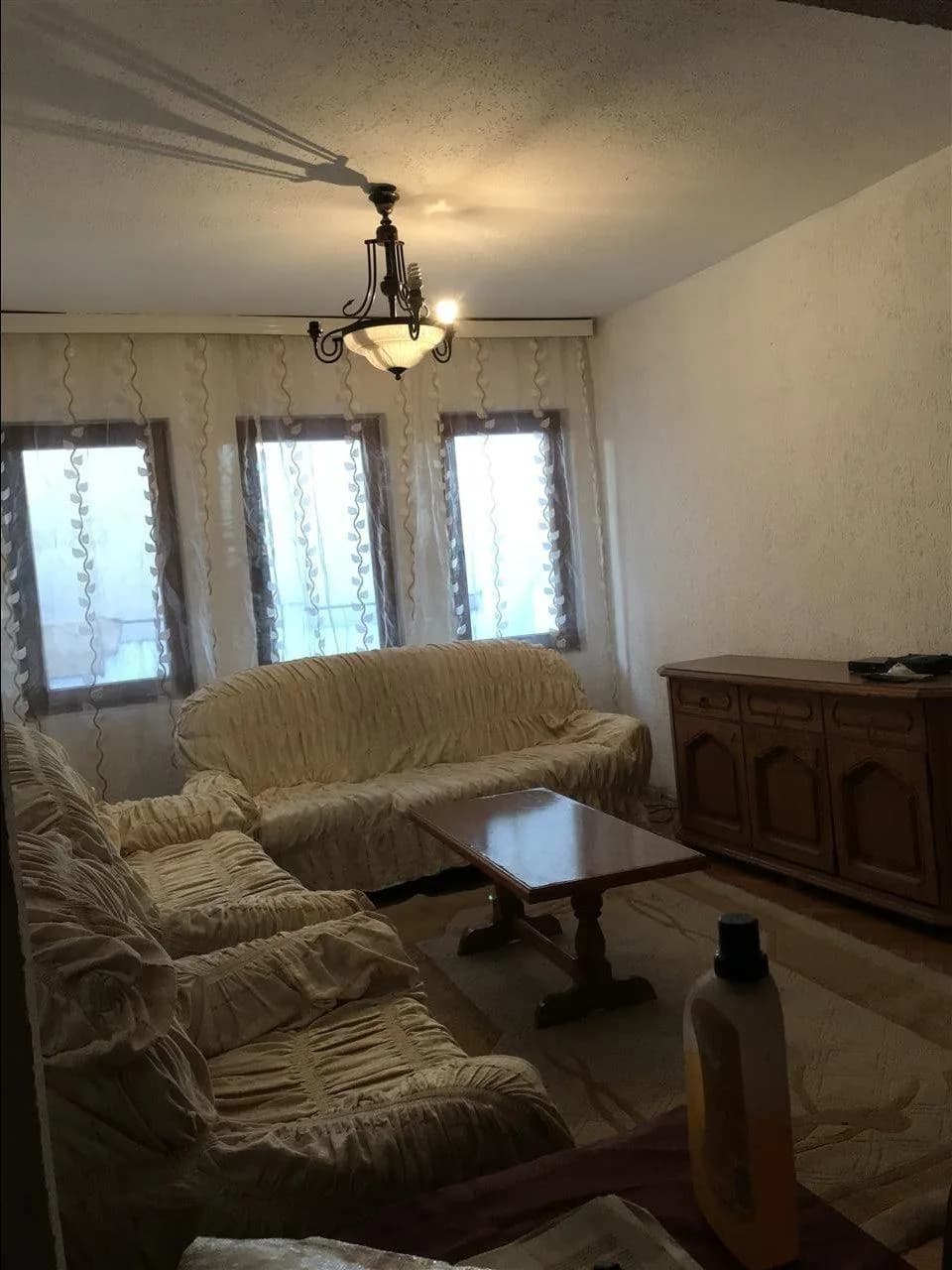 Jepet shtëpi 3 katëshe me qira — foto 2 nga 7