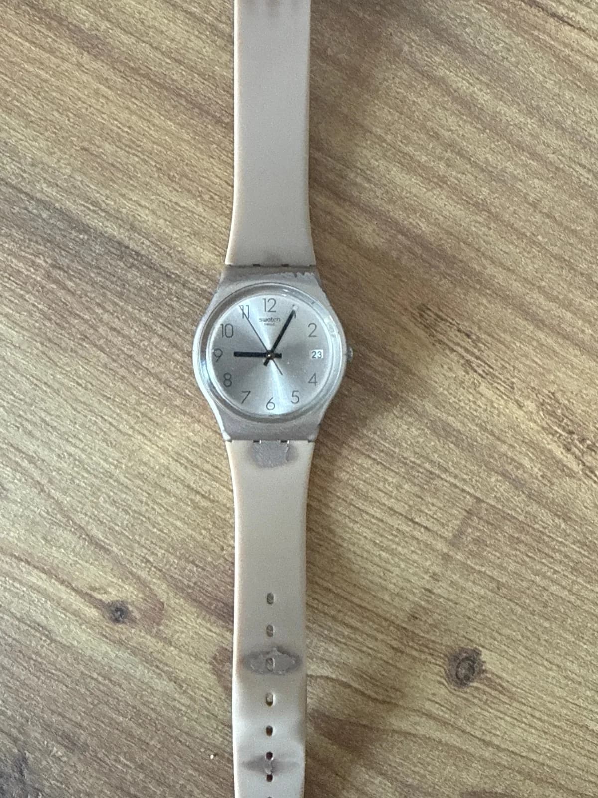 Shitet orë Swatch Swiss për femra dhe aksesorë — foto 1 nga 2
