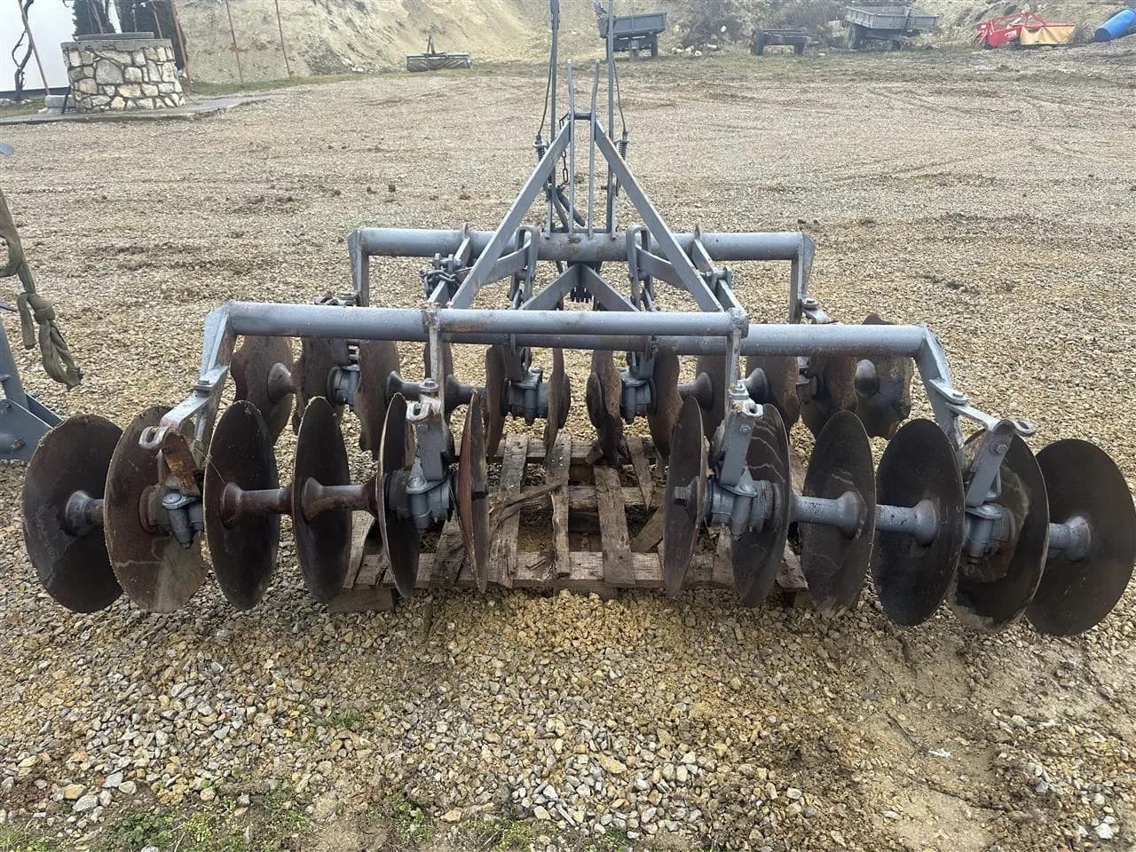 Tanirak me 6 disqe, 24 llger drunit — foto 2 nga 3