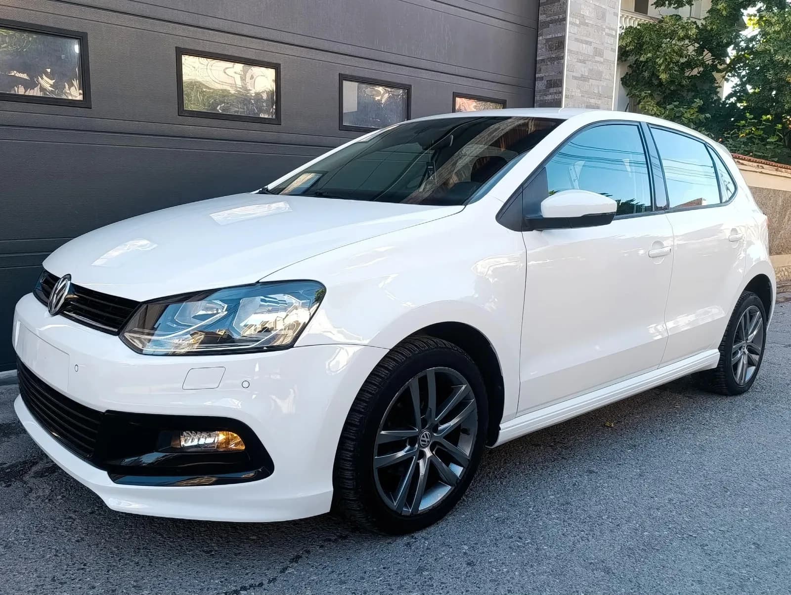 VW Polo 1.4 TDI DSG R-Line 2018 — foto 1 nga 12