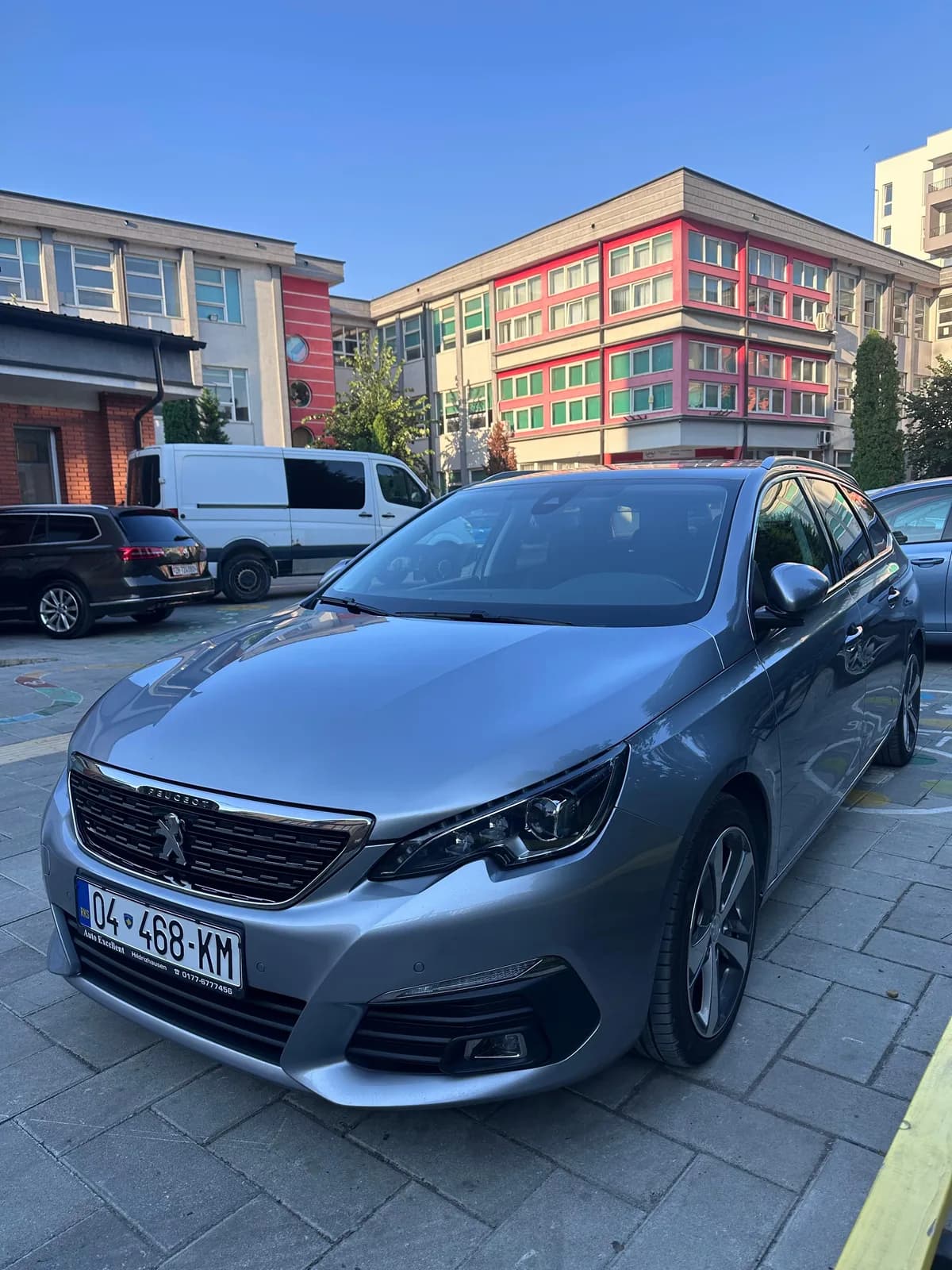 Peugeot 308 SW 1.5 BlueHDi, Viti 2018 — foto 1 nga 12