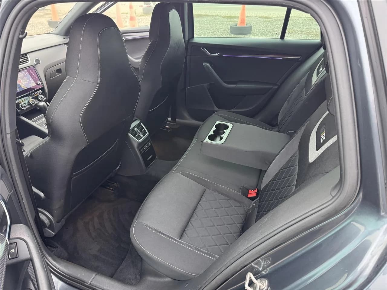 Škoda Octavia VRS, 184 PS, facelift, 2018, automatik — foto 2 nga 8