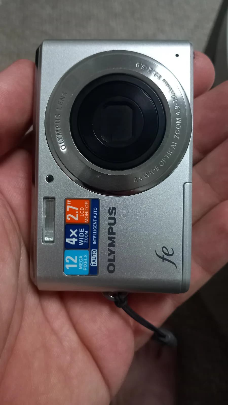 Olympus FE-4050 — aparat fotografik kompakt, 12.0 MP, i argjendtë — foto 1 nga 9
