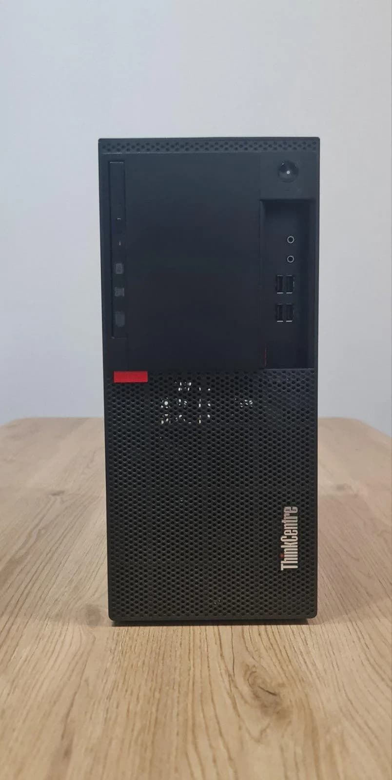 Shitet desktop PC Lenovo ThinkCentre — foto 2 nga 4