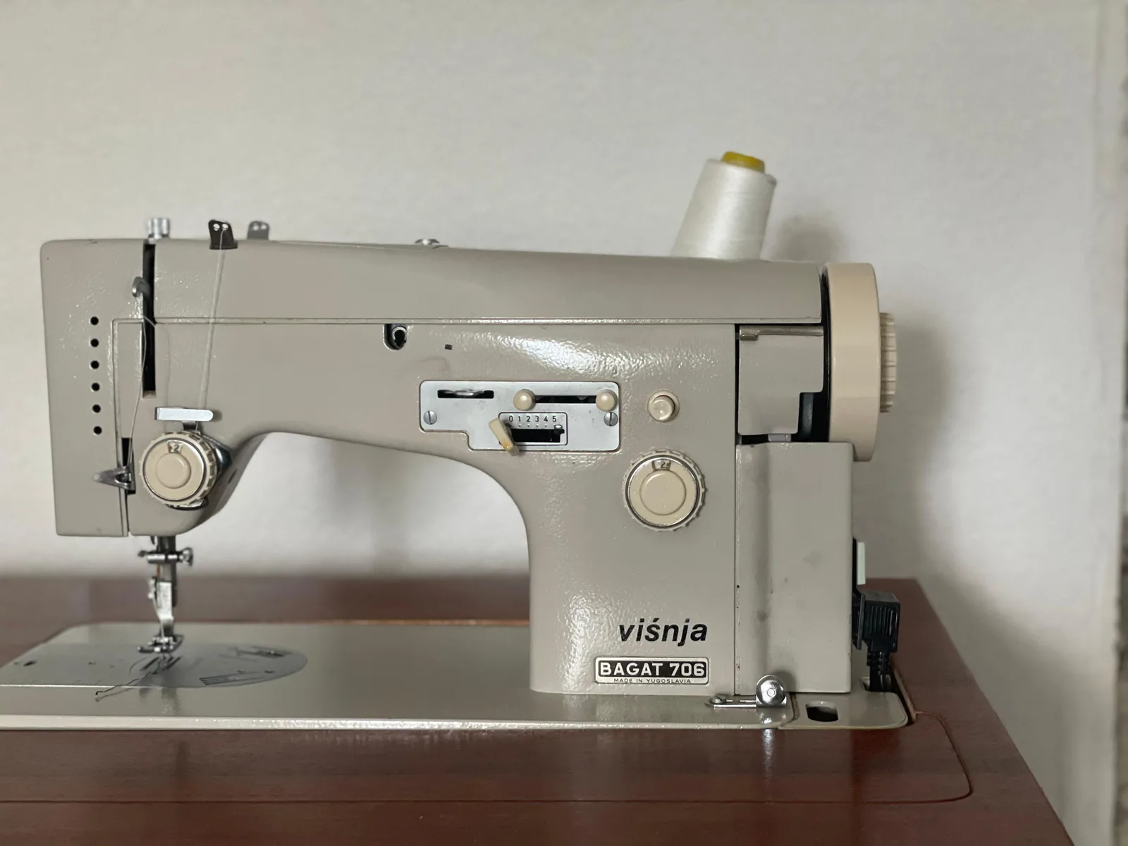 Makinë qepëse — foto 1 nga 3