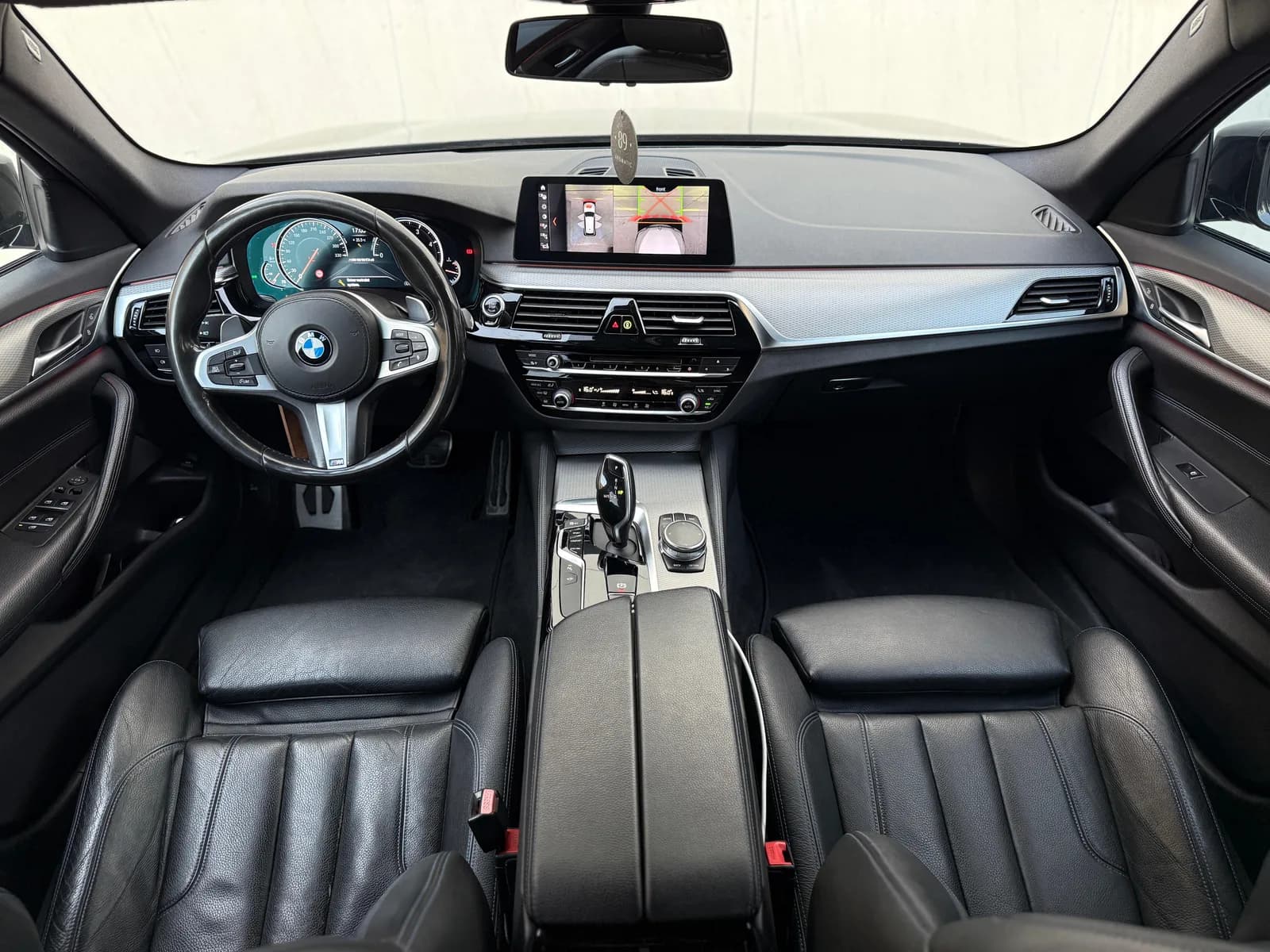BMW G30 520D, Viti 2020, Automatik — foto 2 nga 10
