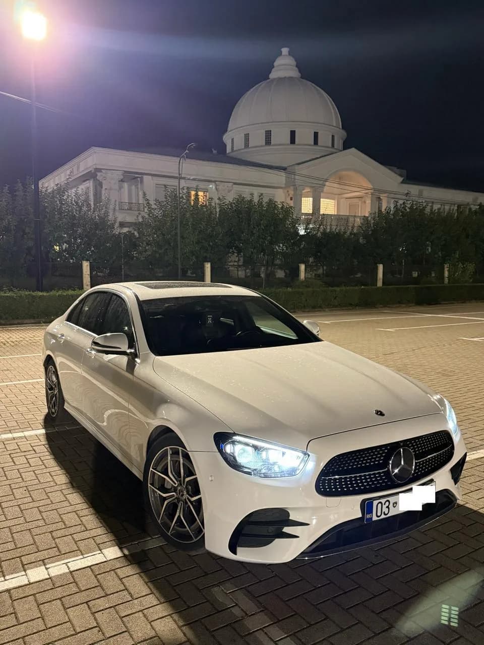 Mercedes-Benz E220 AMG Line 2021 — foto 2 nga 12