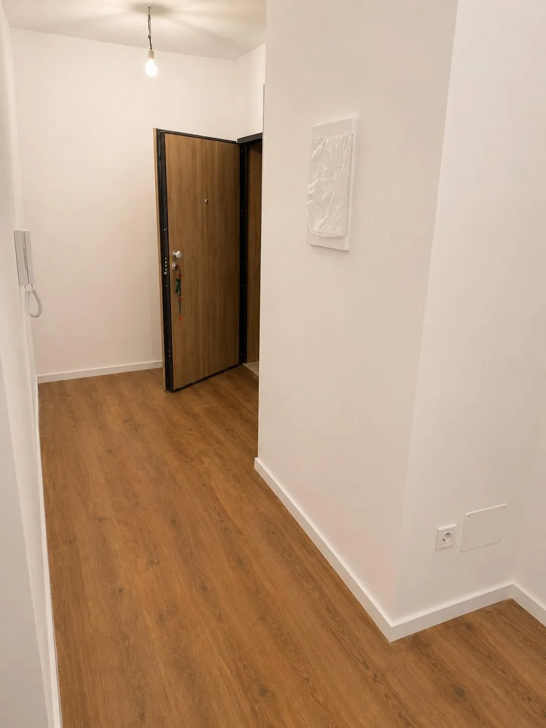 Banesë e re me qira, 118 m² + terasë 60 m² në Kalabri (Emshir) — foto 2 nga 8